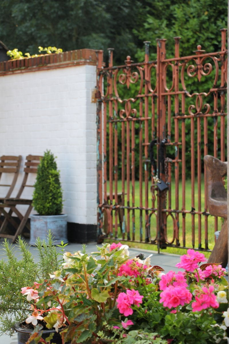 Dairy barns form part of lound farm, a working family farm … Ash Tree Barns | Big Luxury Holiday House for Groups, Norfolk